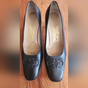 Salvatore Ferragamo Black Leather Classic Pump
